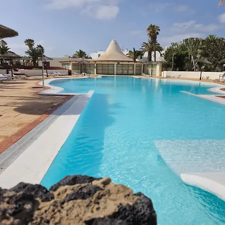 Apartment Goa Pool View, Playa Roca Sea Front Access - Free Ac - Wifi *